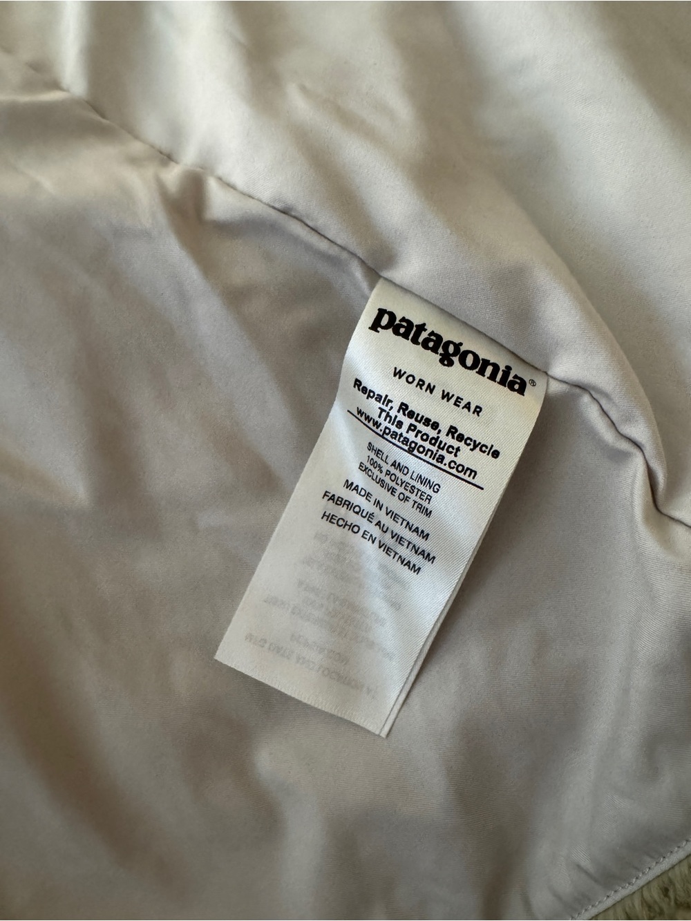 Patagonia Women's Tan Sherpa Fleece Vest - Picture 3 of 4